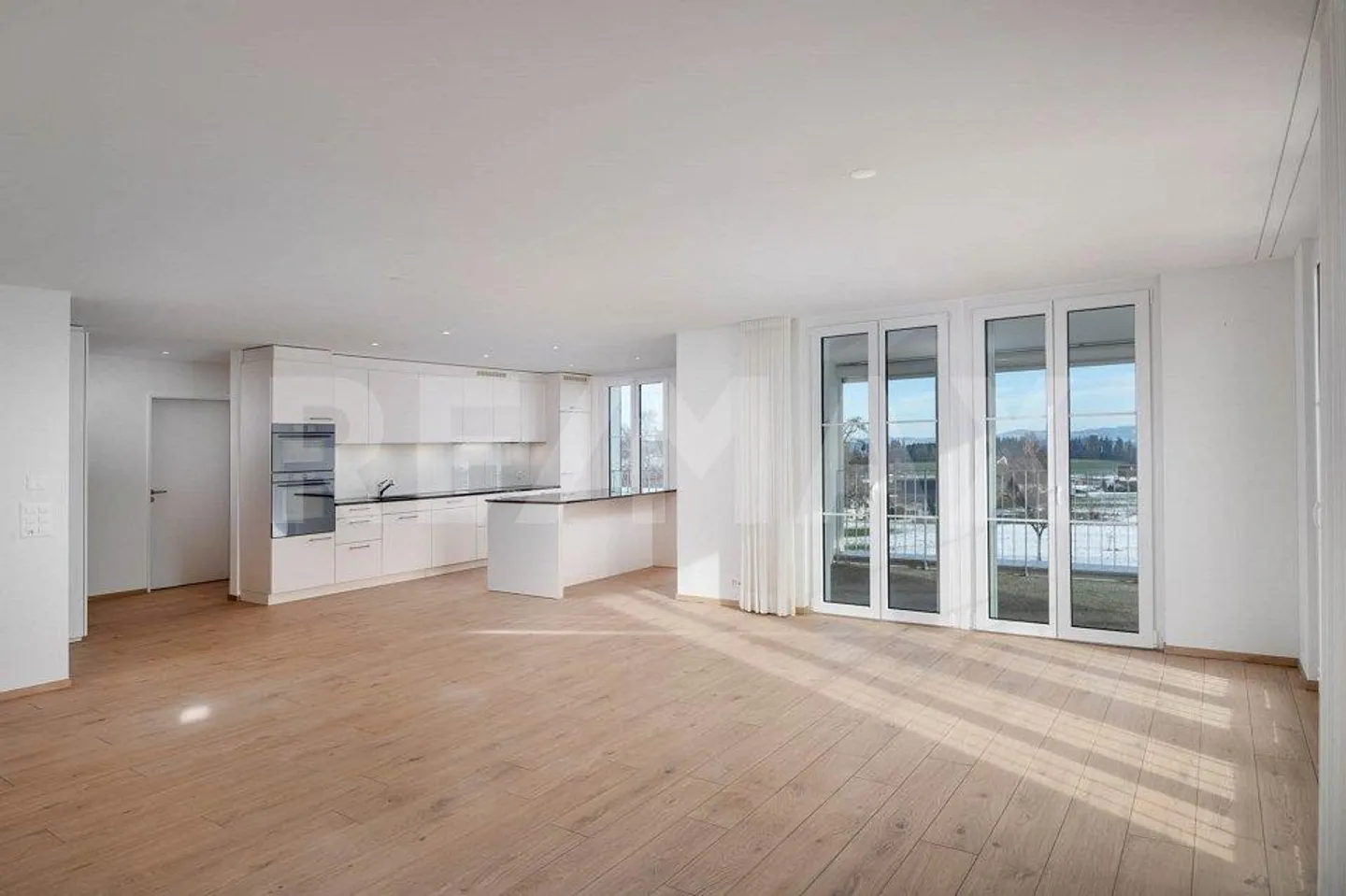 Modern Apartment with Lake View - Photo 3 of 13