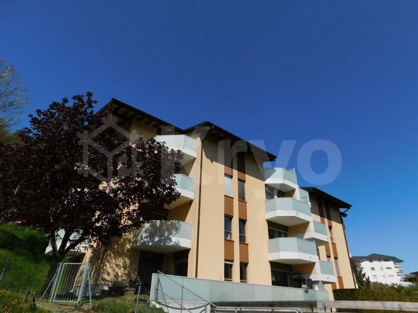 GRANOIS/SAVIESE - APPARTEMENT 4.5 PIÈCES AU REZ-DE-CHAUSSÉE AVEC TERRASSE - Photo 1 sur 12