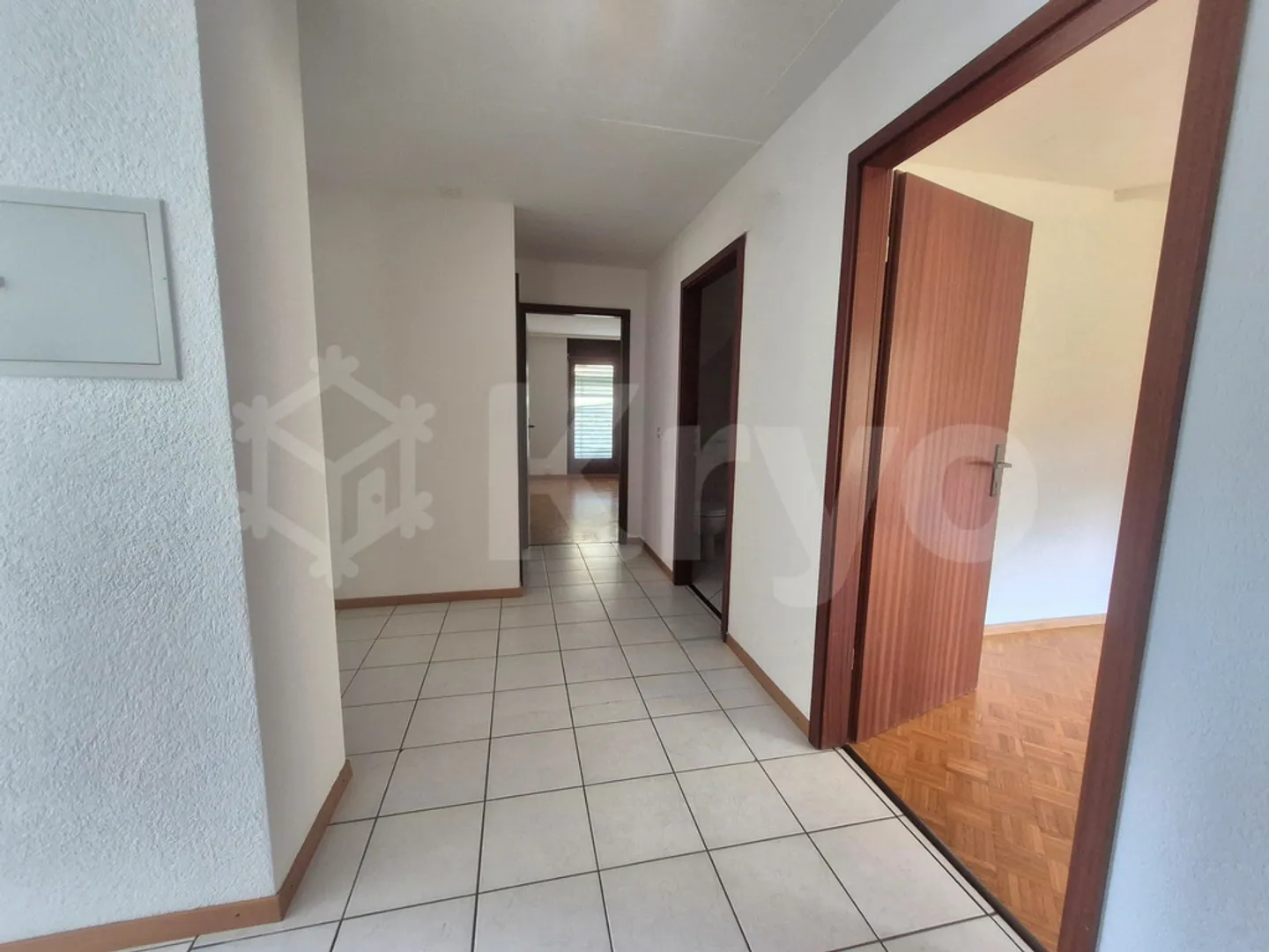 GRANOIS/SAVIESE - APPARTEMENT 4.5 PIÈCES AU REZ-DE-CHAUSSÉE AVEC TERRASSE - Photo 6 sur 12