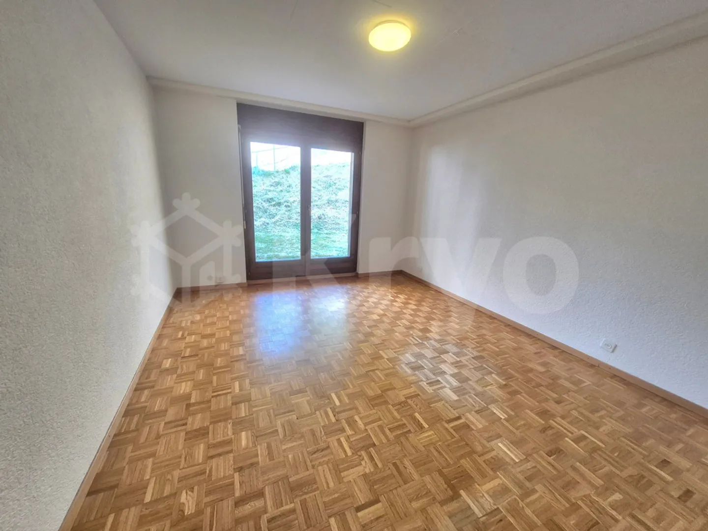 GRANOIS/SAVIESE - APPARTEMENT 4.5 PIÈCES AU REZ-DE-CHAUSSÉE AVEC TERRASSE - Photo 12 sur 12