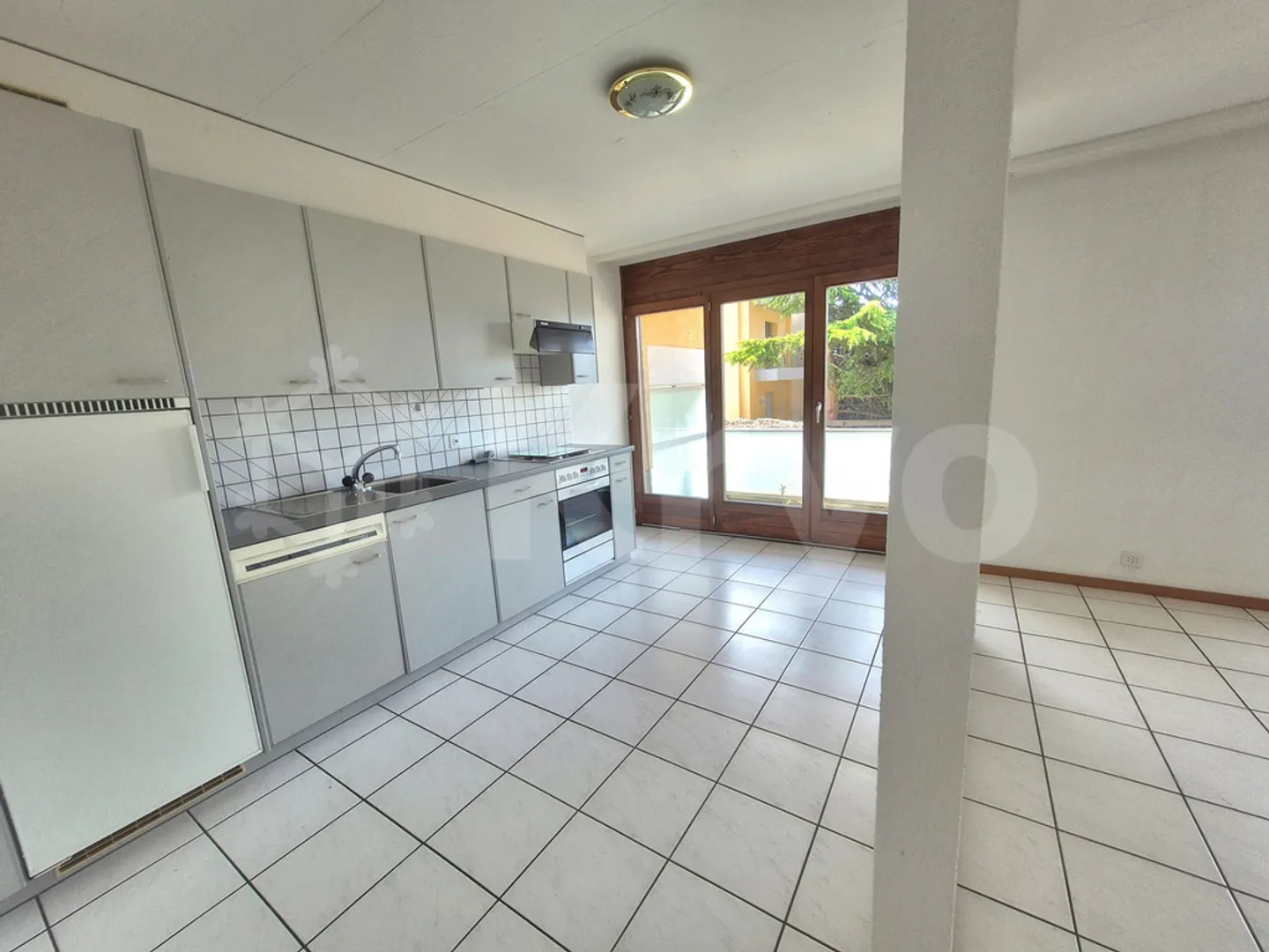 GRANOIS/SAVIESE - APPARTEMENT 4.5 PIÈCES AU REZ-DE-CHAUSSÉE AVEC TERRASSE - Photo 4 sur 12