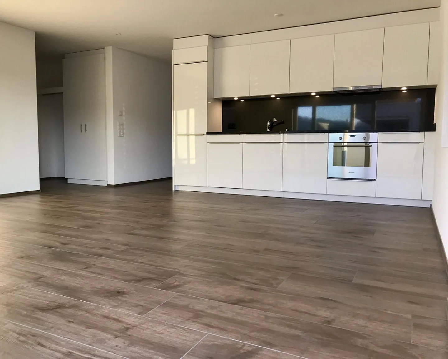 Moderne 3.5-Zimmer Wohnung - Foto 2 von 6