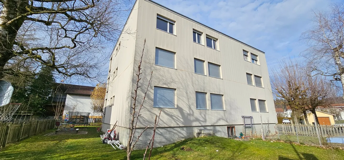 Appartement rénové près de Coop - Photo 2 sur 4