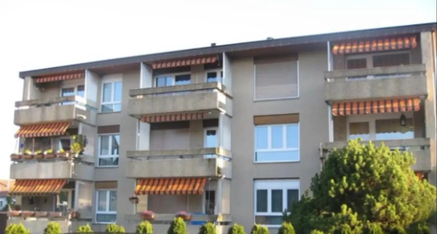 Appartement rénové de 4,5 pièces dans un quartier calme - Photo 5 sur 5
