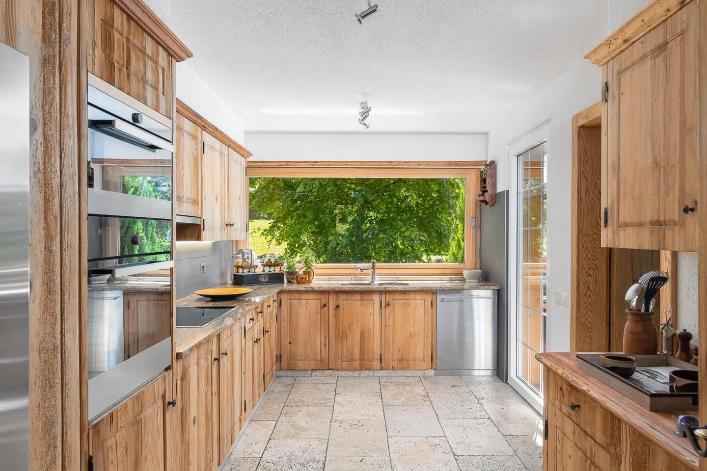 Chalet d'exception au coeur de Villars sur Ollon - Photo 7 of 29