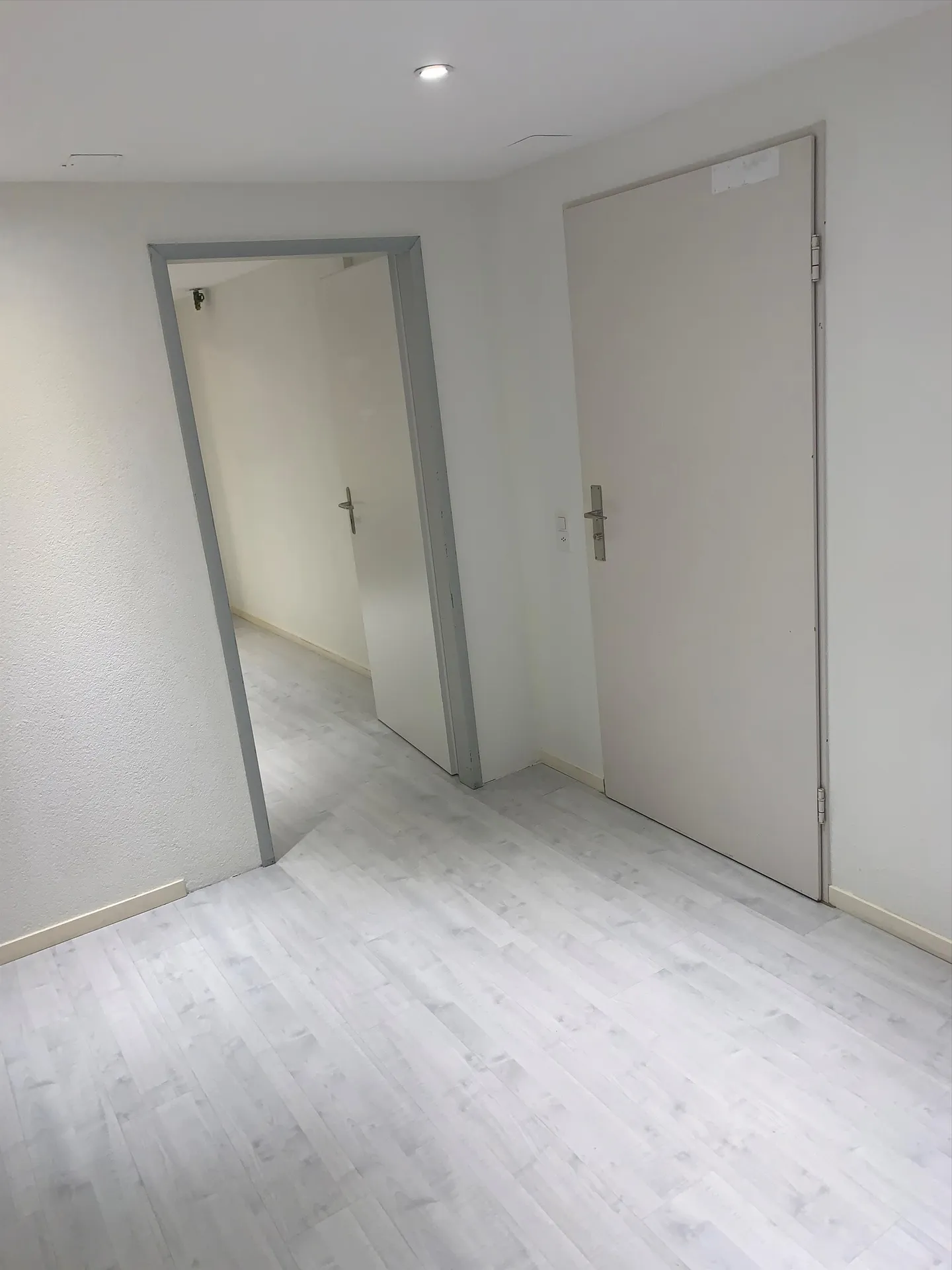 Uffici di 160m2 vicino a Letzipark - Foto 2 di 8
