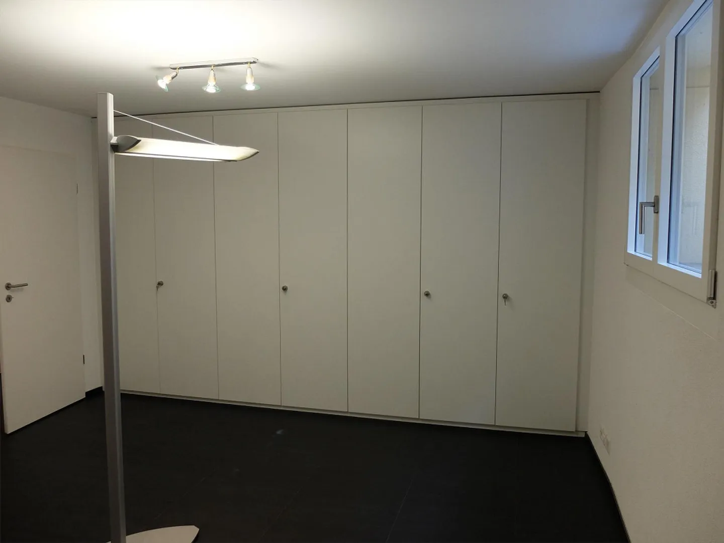 Utilisation polyvalente comme studio/chambre/atelier etc. - sans cuisine - Photo 11 sur 11