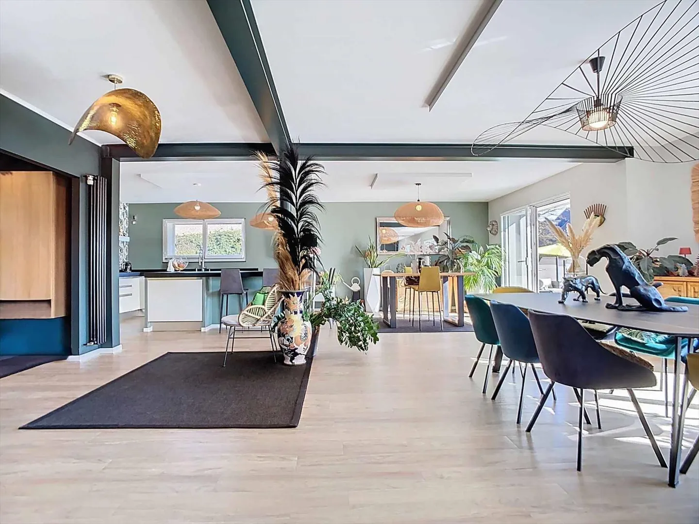 Einzelvilla mit 300 m², renoviert, in ruhiger und Wohngegend - Foto 5 von 13