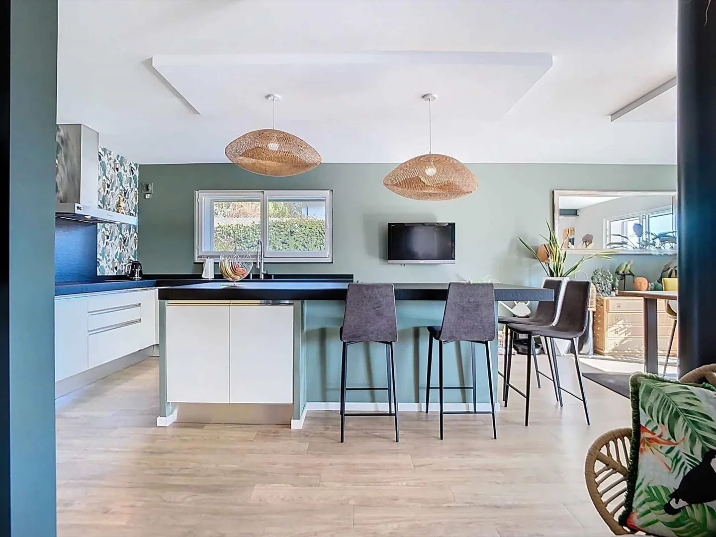 Einzelvilla mit 300 m², renoviert, in ruhiger und Wohngegend - Foto 6 von 13