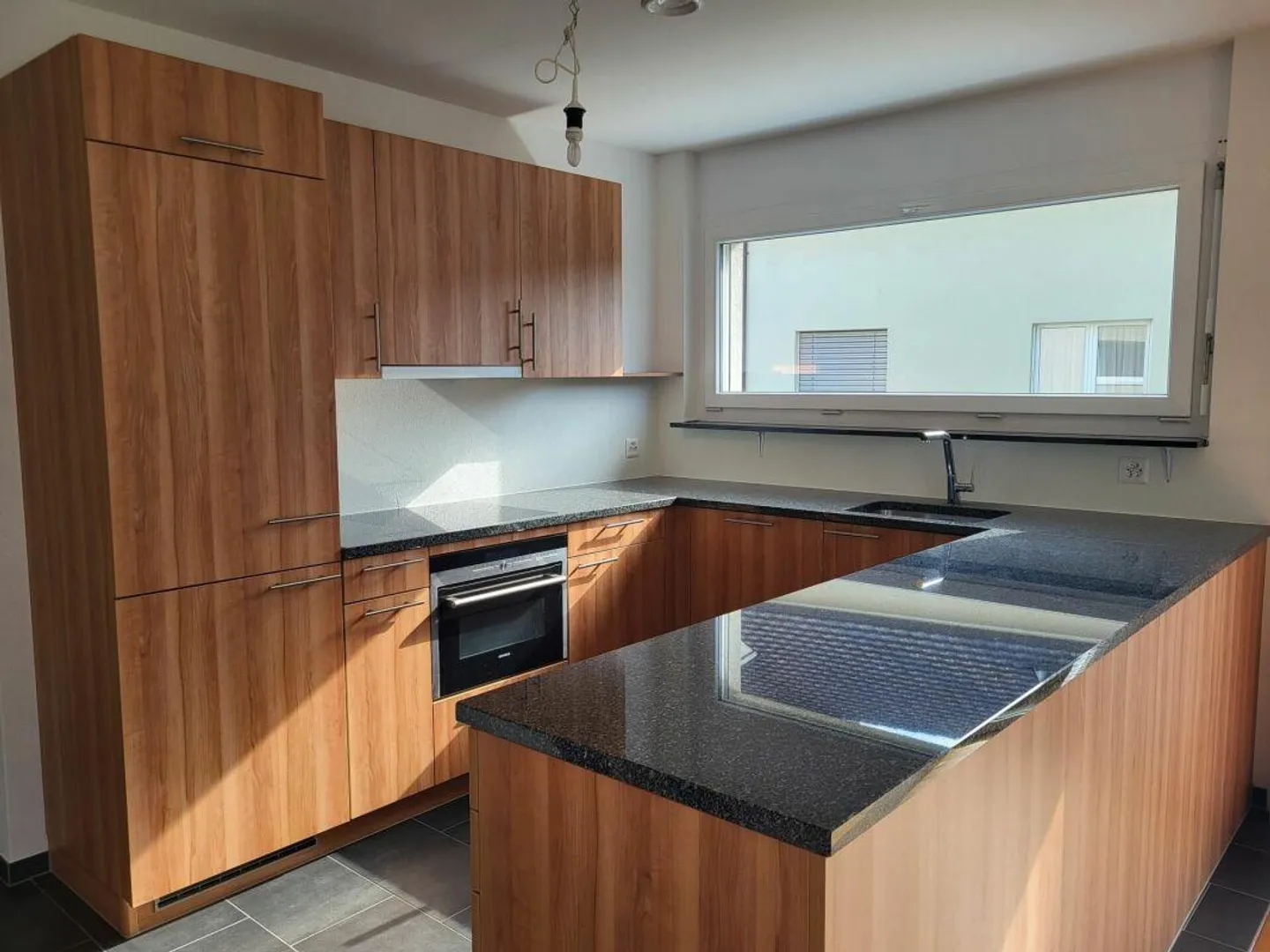 Spacious 4.5-room apartment in a quiet yet central location - Photo 3 of 9