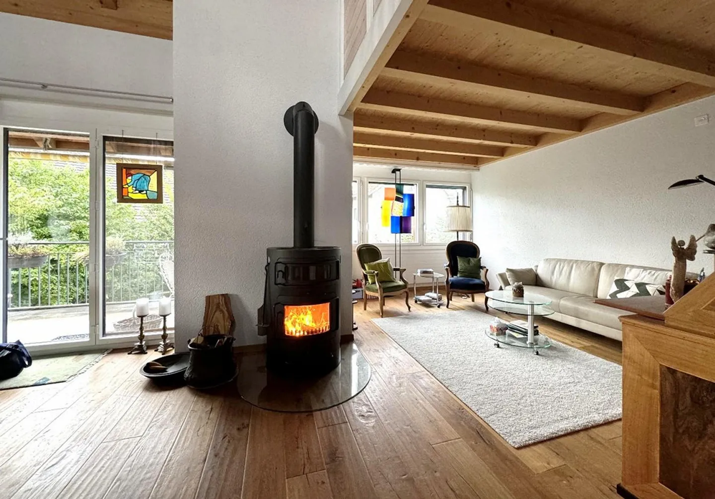 5.5-Zi-Maisonette-Wohnung im Dorfzentrum mit Weitsicht - Foto 2 von 16