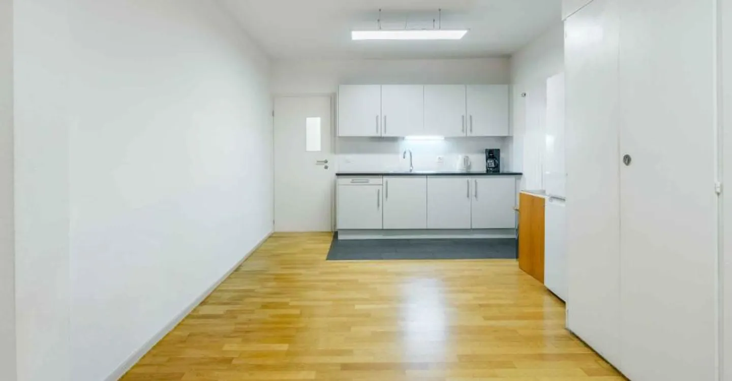 Nationen - Bahnhof - CHF 330.--m2-an - Büros von etwa 183 m² - Foto 4 von 7