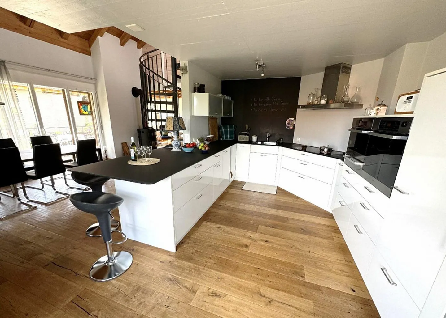 5.5-Zi-Maisonette-Wohnung im Dorfzentrum mit Weitsicht - Foto 5 von 16