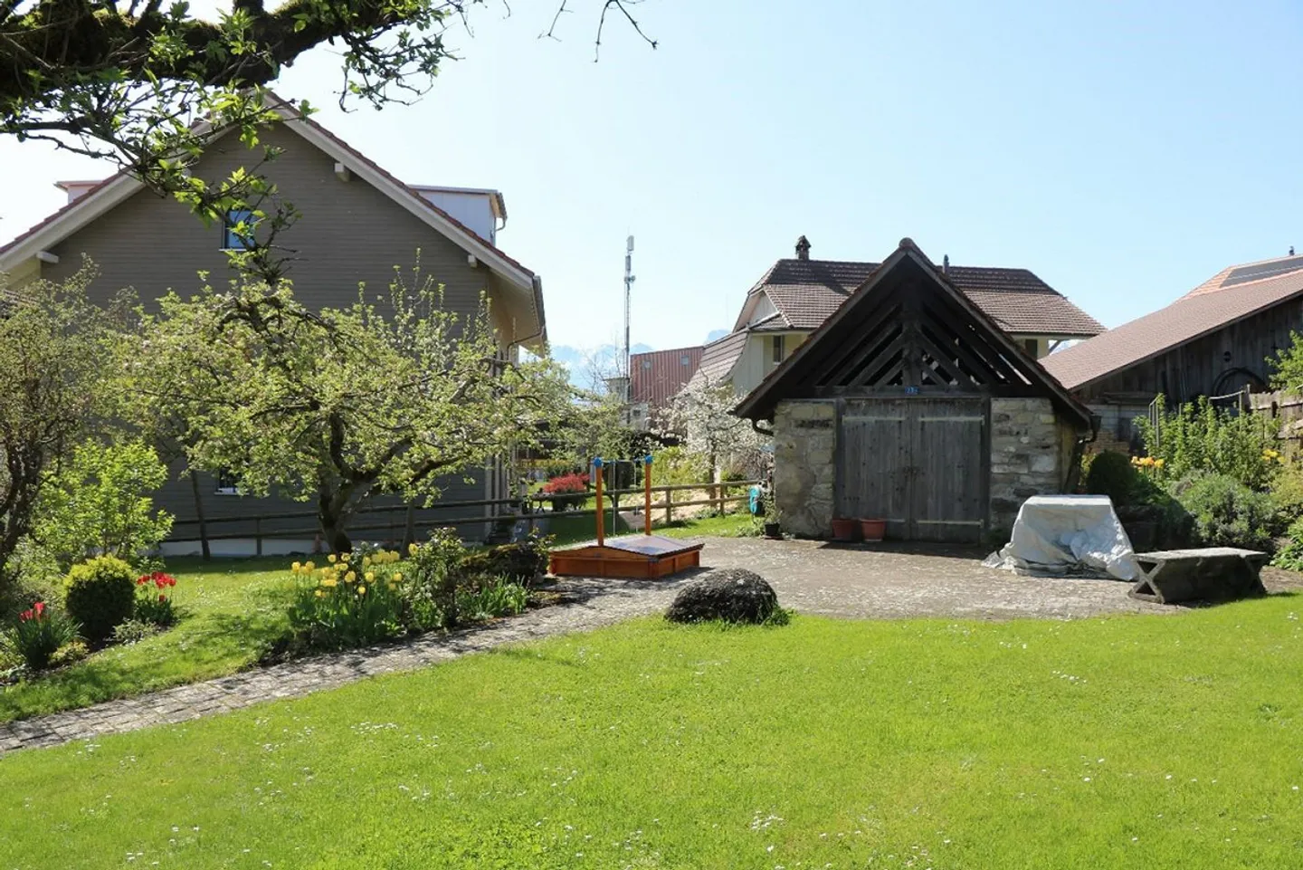 5.5-Zi-Maisonette-Wohnung im Dorfzentrum mit Weitsicht - Foto 15 von 16