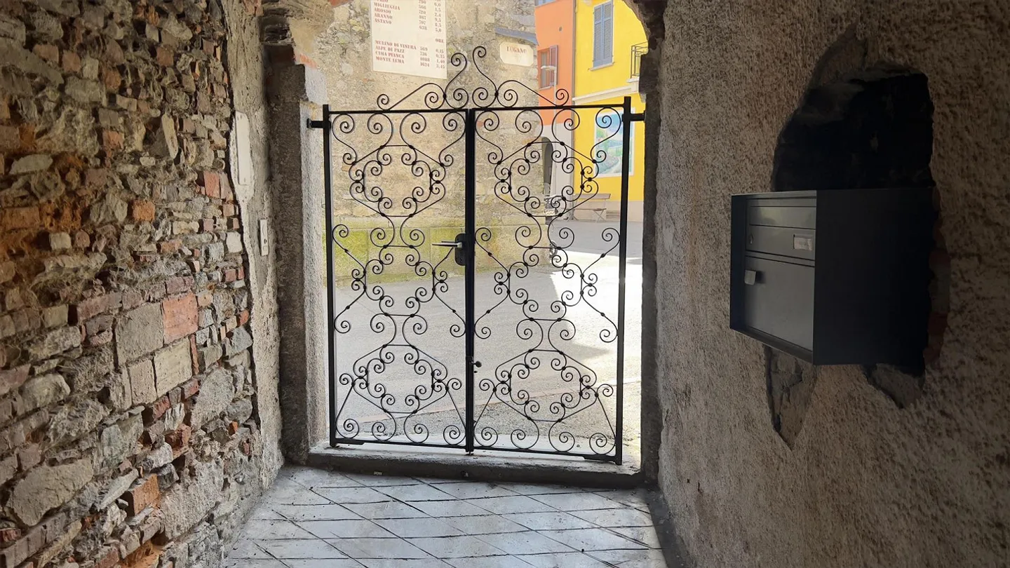 OCCASION HOUSE OF 6 HOUSING UNITS IN THE CENTER OF NOVAGGIO - Photo 7 of 13