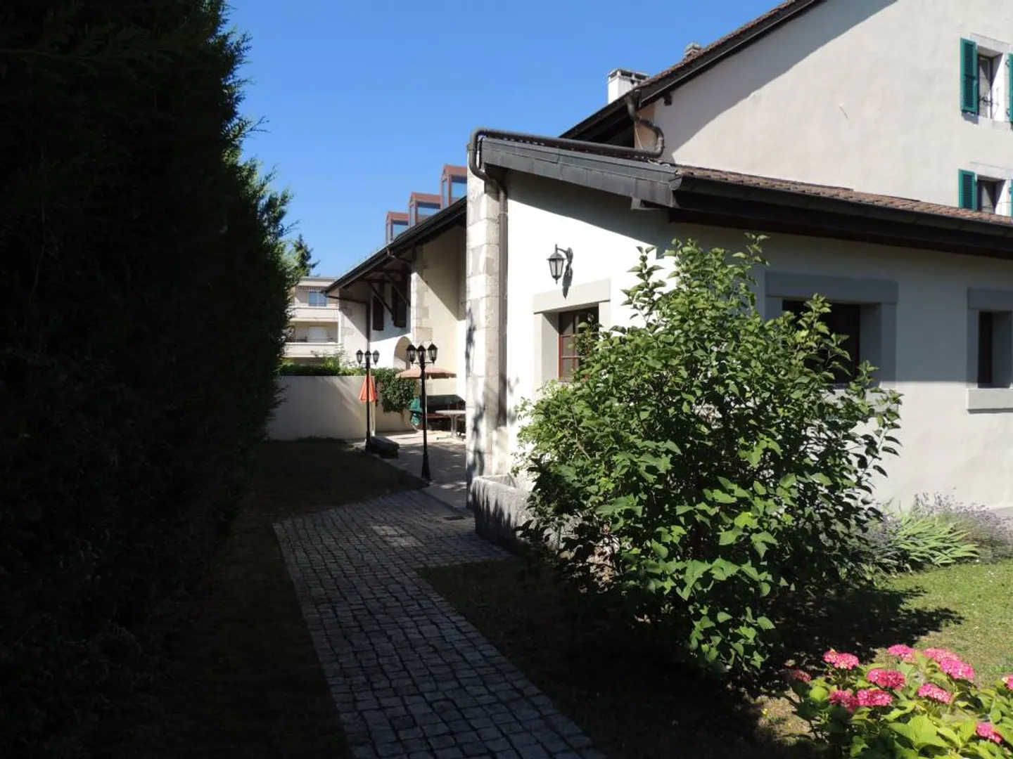 10-Zimmer-Haus - Foto 1 von 8