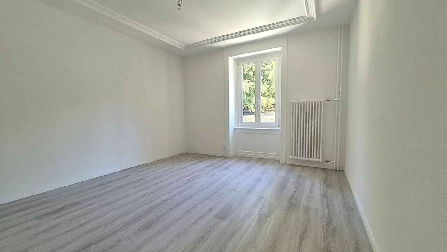 Magnificent 3-room apartment completely renovated with balcony - Le Locle - Photo 8 of 14