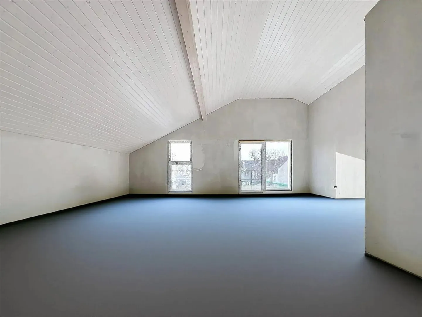 Neue 4,5-Zimmer-Dachwohnung mit Balkon - Foto 2 von 5