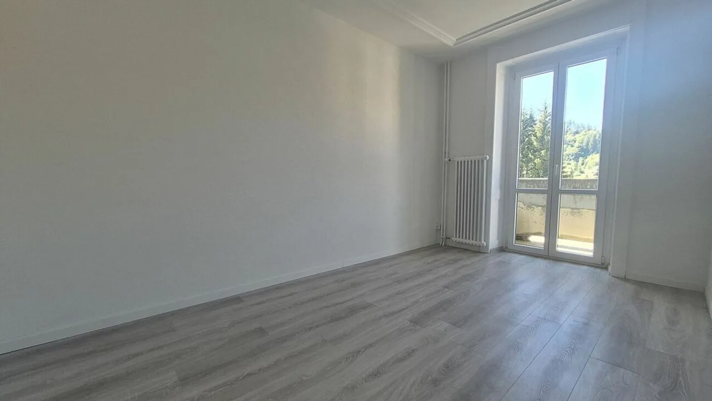 Magnificent 3-room apartment completely renovated with balcony - Le Locle - Photo 9 of 14