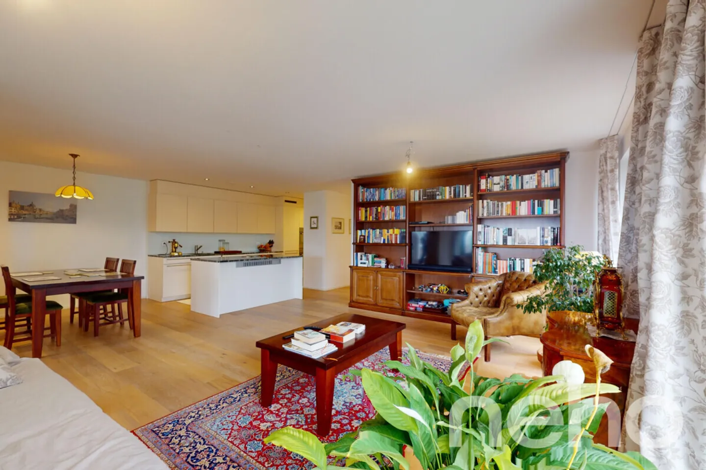 Appartamento attraente di 4,5 stanze in posizione ideale a Zurigo - Foto 3 di 13