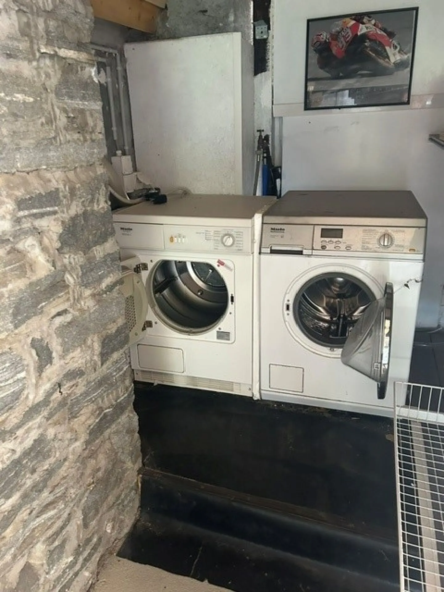 Charmante appartement de 3.5 pièces avec cheminée, balcon et confort moderne à Orselina - Photo 7 sur 10