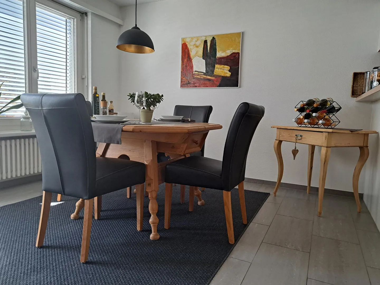 6 Room House/Bungalow in a Quiet Single-Family Home Neighborhood - Photo 7 of 17