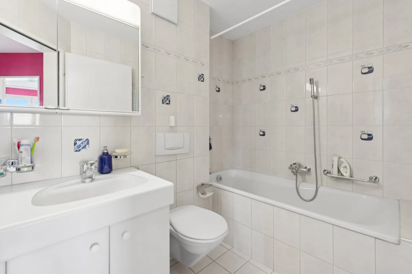 Living centrally in a solid manner - Photo 7 of 8