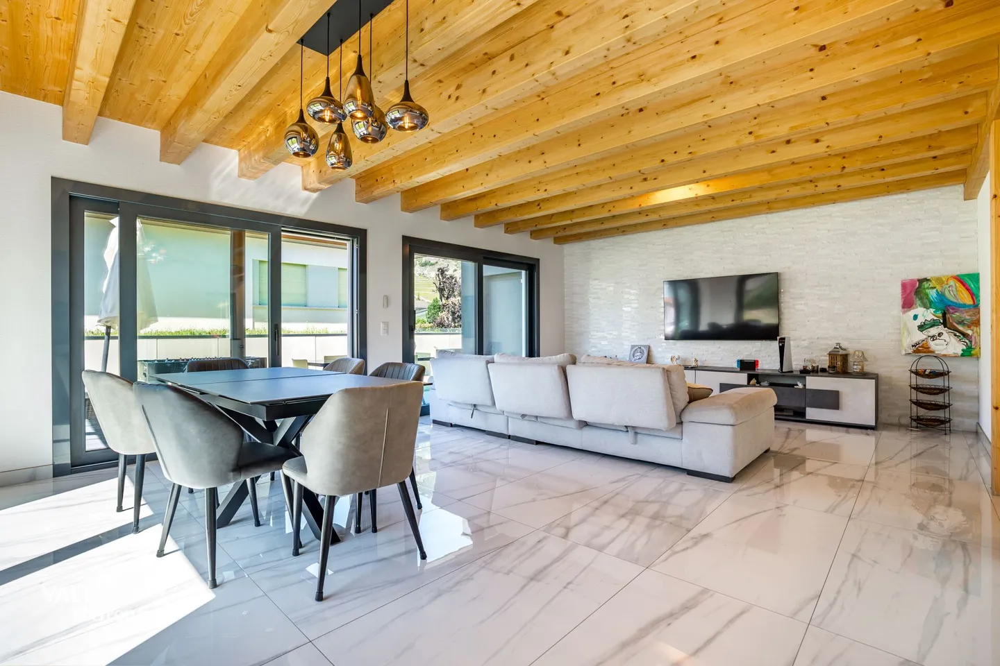 Stunning modern villa with garden, terrace and garage - Photo 1 of 14