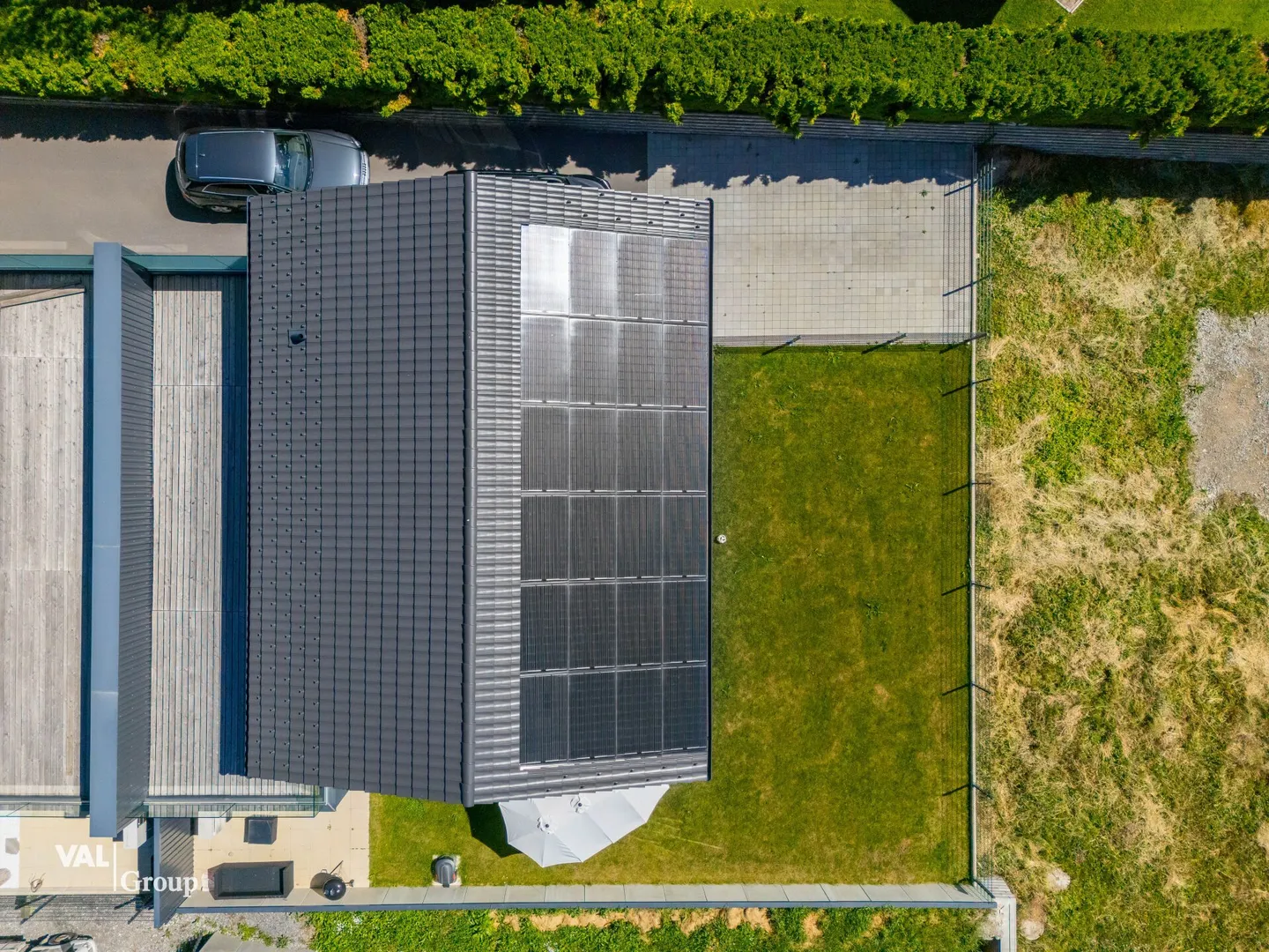 Stunning modern villa with garden, terrace and garage - Photo 14 of 14