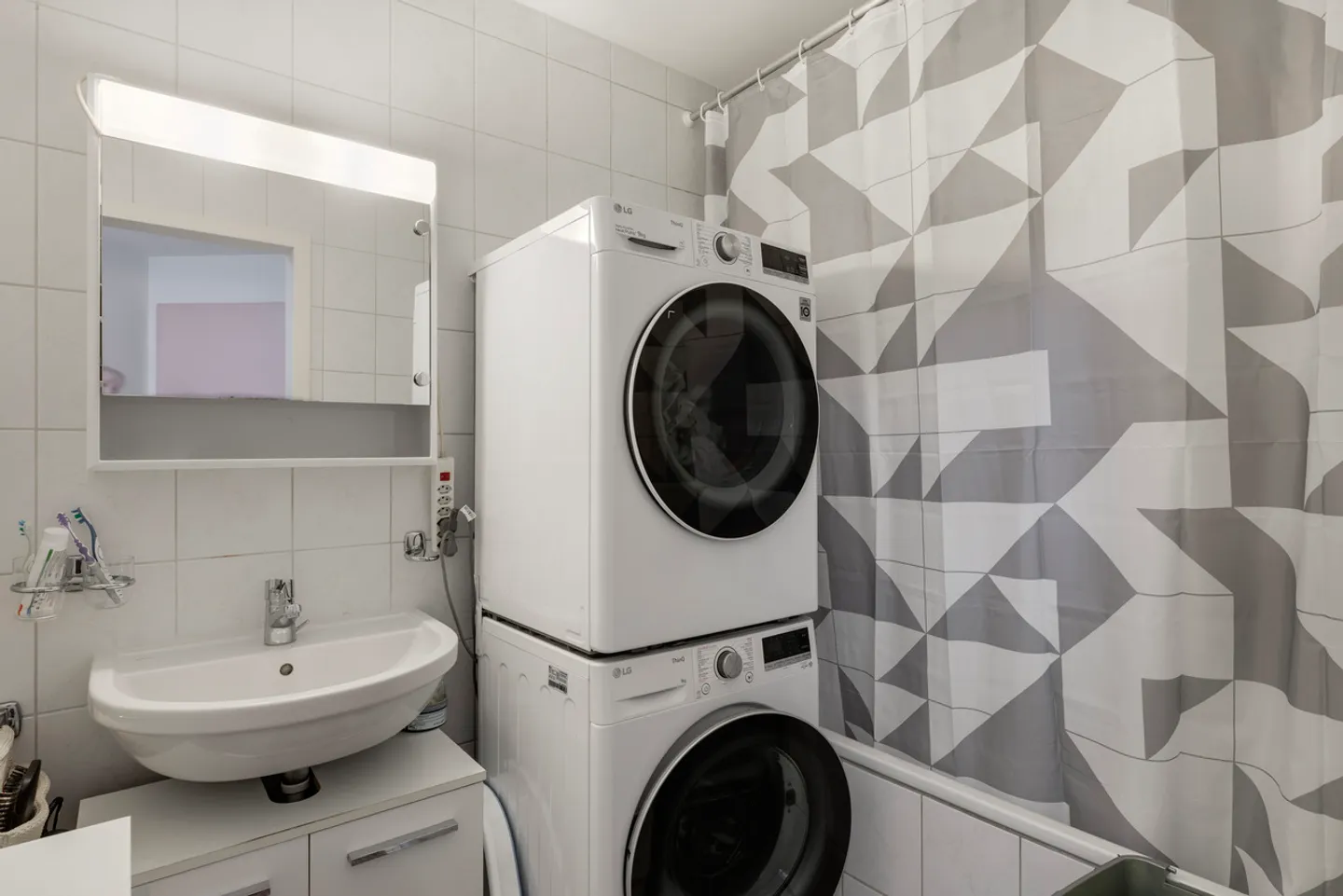 2 excellent yield properties - 3.5 room apartments - Photo 4 of 13