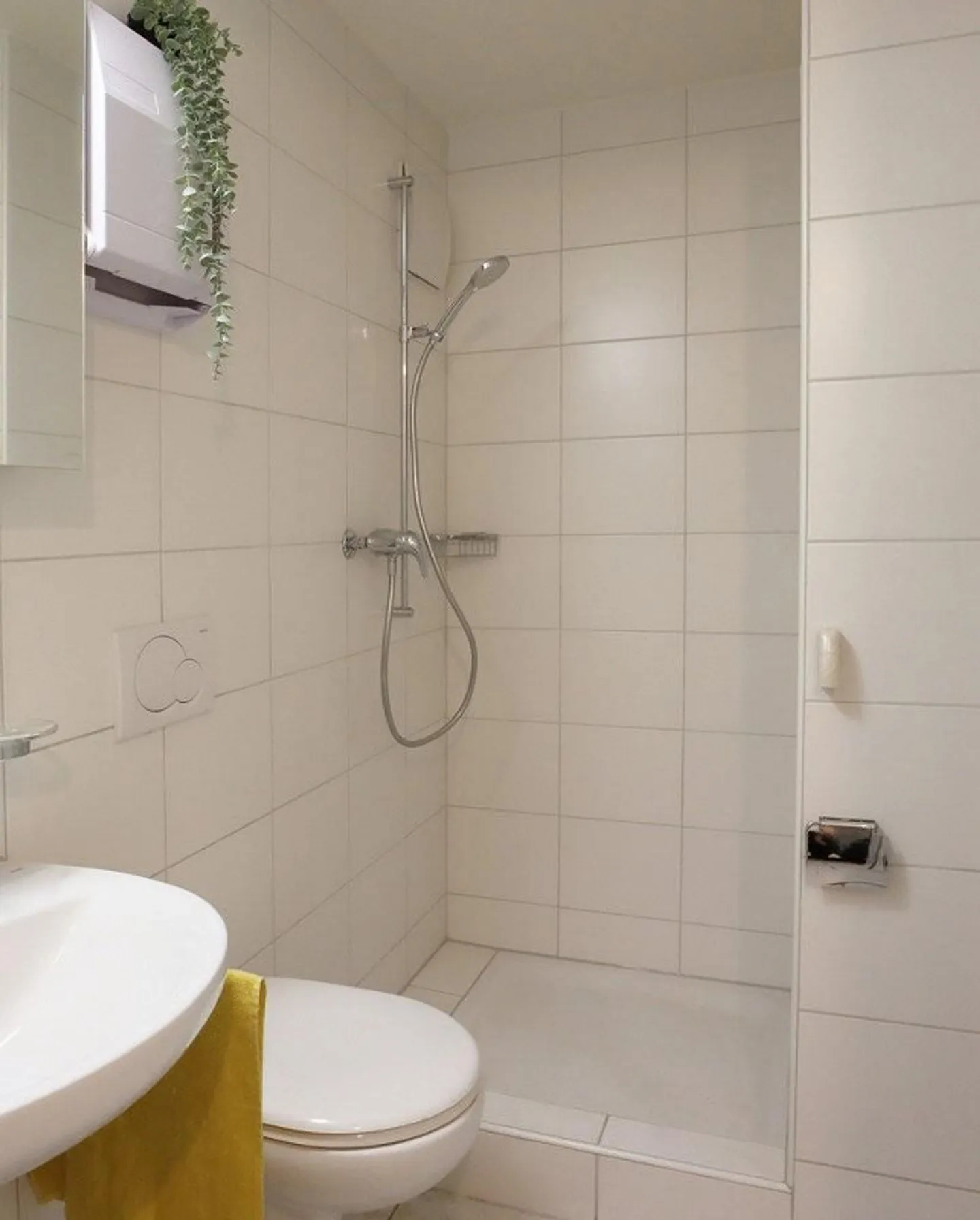 Appartement charmant avec balcon et buanderie séparée - Photo 3 sur 8