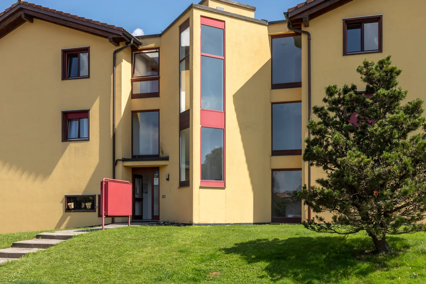 2 excellent yield properties - 3.5 room apartments - Photo 8 of 13