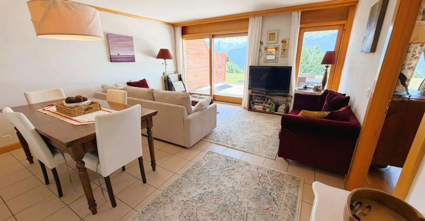 Magnifique appartement de 2.5 pièces - Spacieux et lumineux - Superbe terrasse - Vue exceptionnelle - Emplacement calme - Photo 7 sur 16