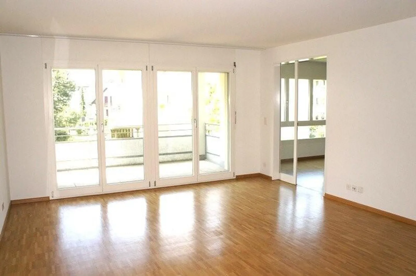 Appartement charmant avec balcon et buanderie séparée - Photo 5 sur 8