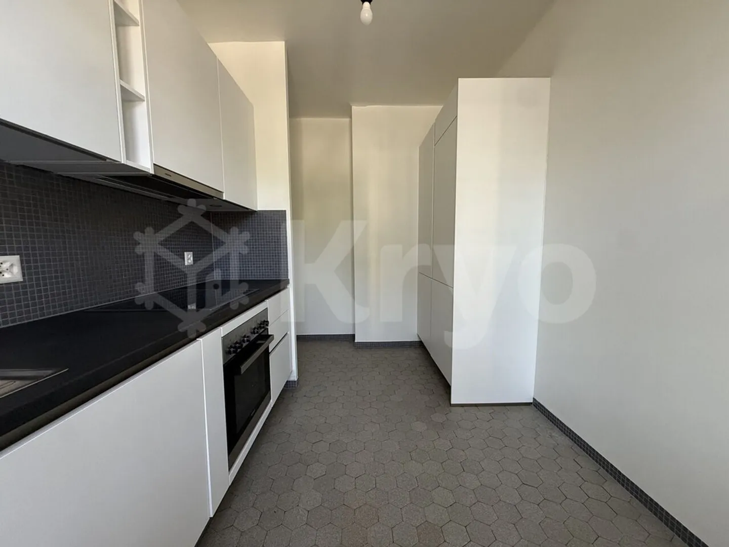 4 bright and spacious rooms with balcony / Lausanne - Photo 4 of 8