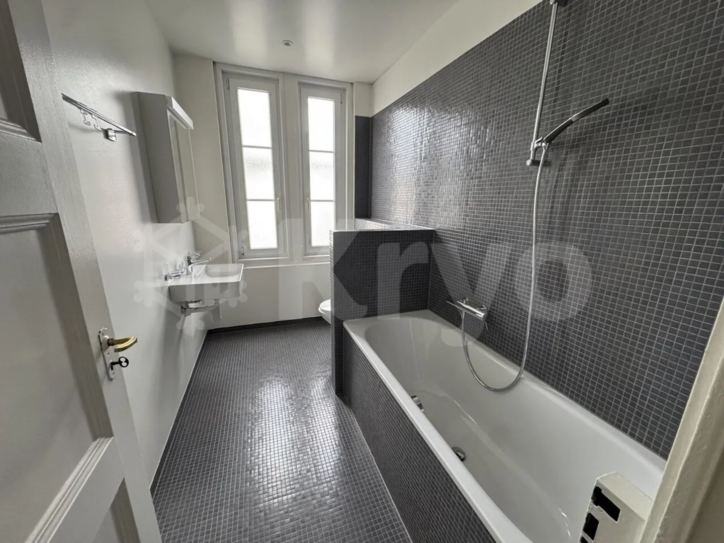4 bright and spacious rooms with balcony / Lausanne - Photo 8 of 8