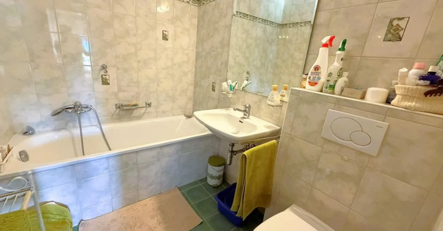 Magnifique appartement de 2.5 pièces - Spacieux et lumineux - Superbe terrasse - Vue exceptionnelle - Emplacement calme - Photo 13 sur 16