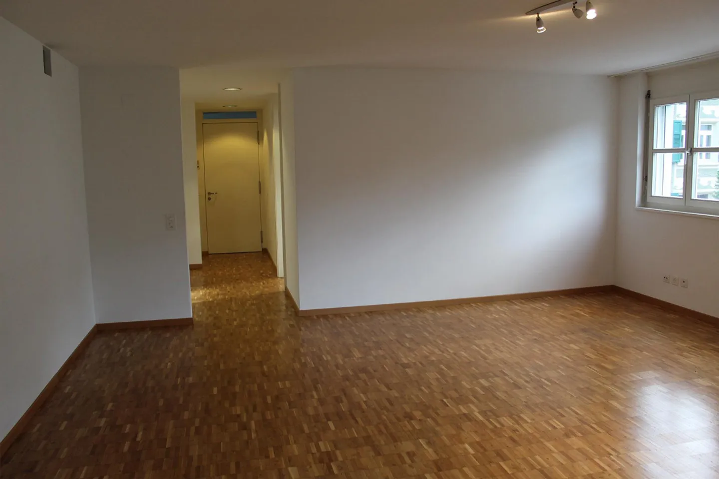 Appartement spacieux de 2½ pièces - Photo 7 sur 9