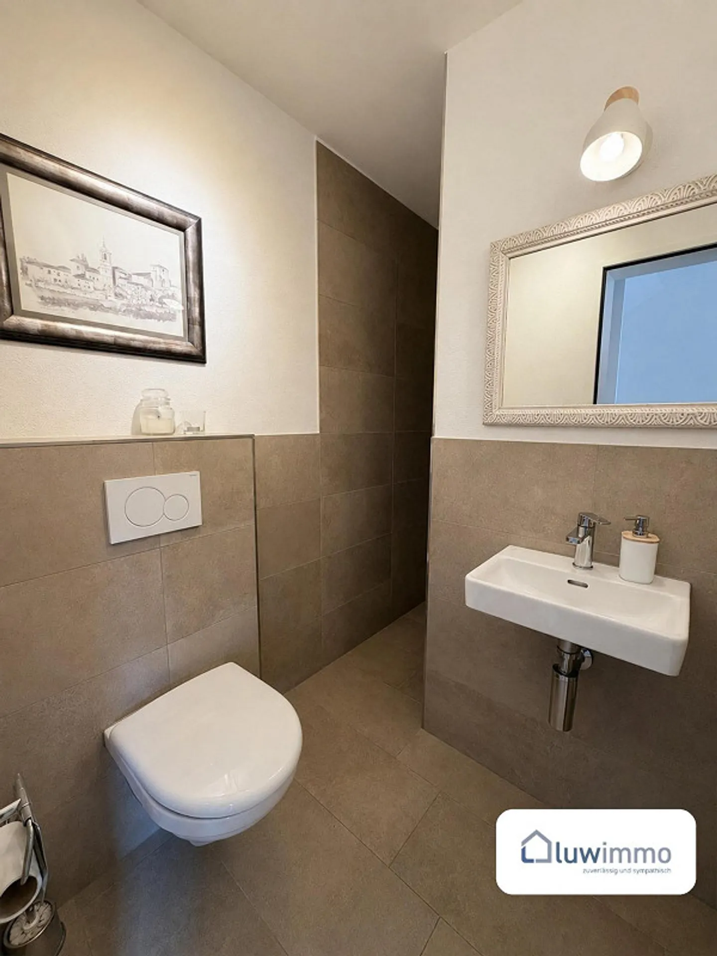 Moderna casa bifamiliare di 6,5 stanze a Flüh - Foto 4 di 19