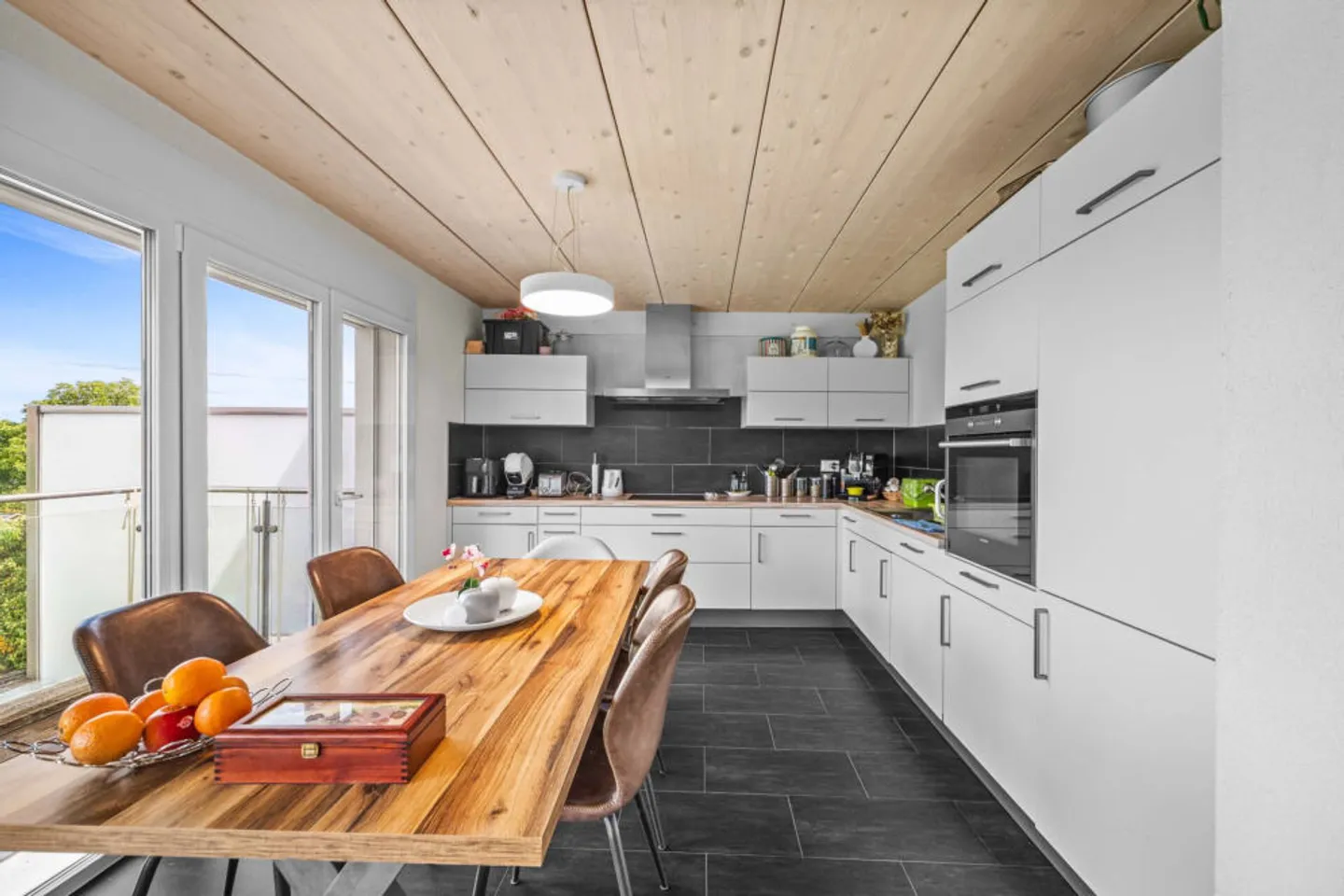 Charmante 3,5-Zimmer-Wohnung mit Balkon und freiem Blick - Foto 2 von 13