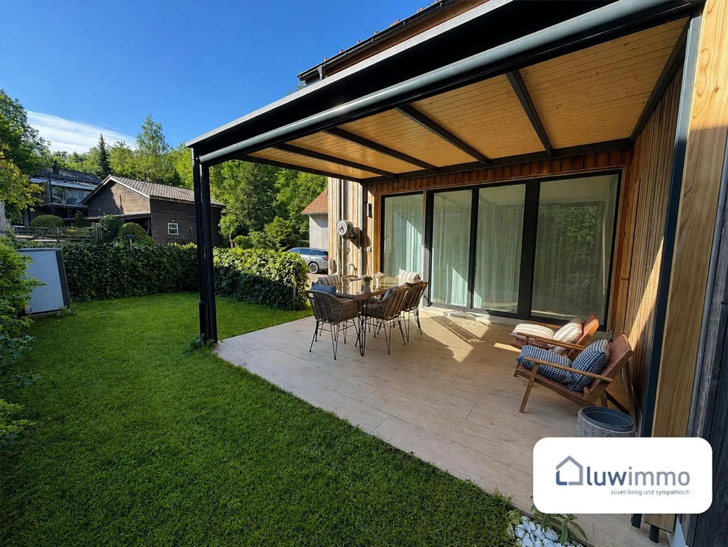 Moderna casa bifamiliare di 6,5 stanze a Flüh - Foto 14 di 19