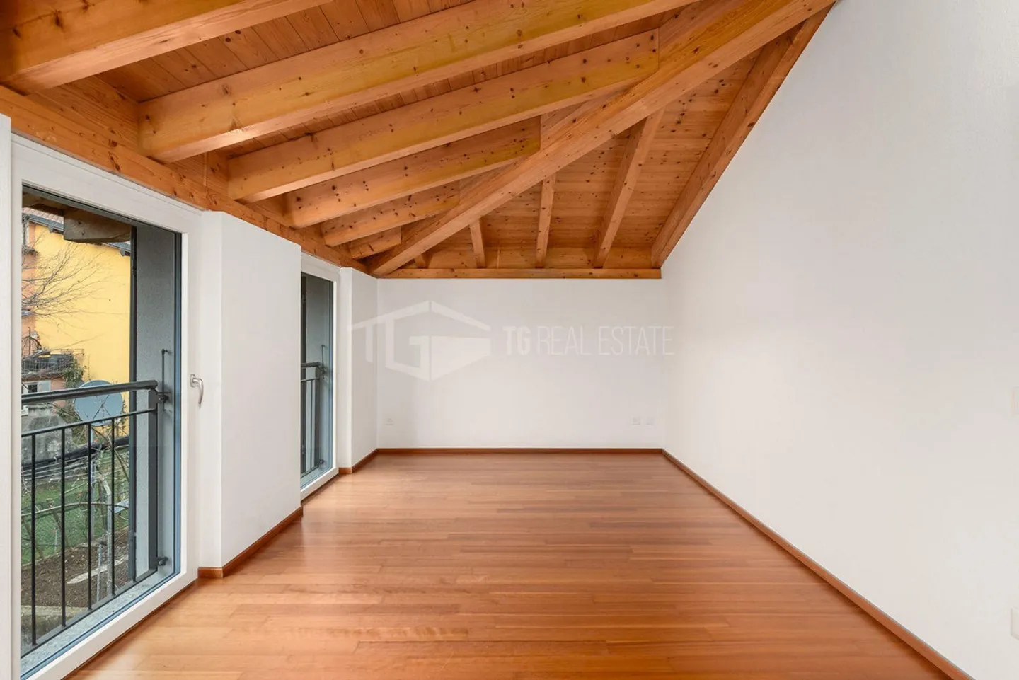 4.5-ROOM ATTIC PENTHOUSE. IDEAL FOR FAMILIES - Photo 8 of 10