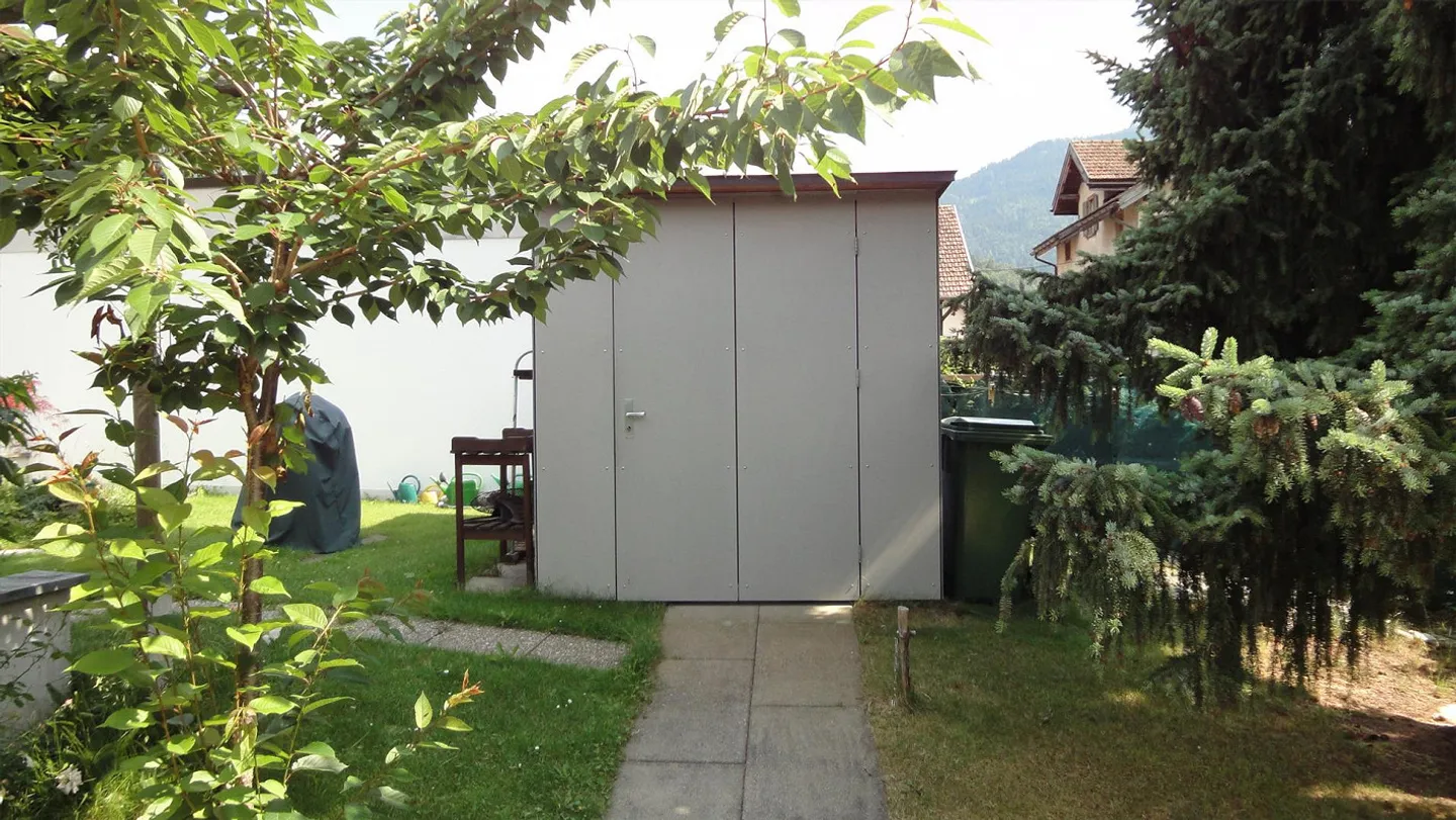 6 Room House/Bungalow in a Quiet Single-Family Home Neighborhood - Photo 16 of 17