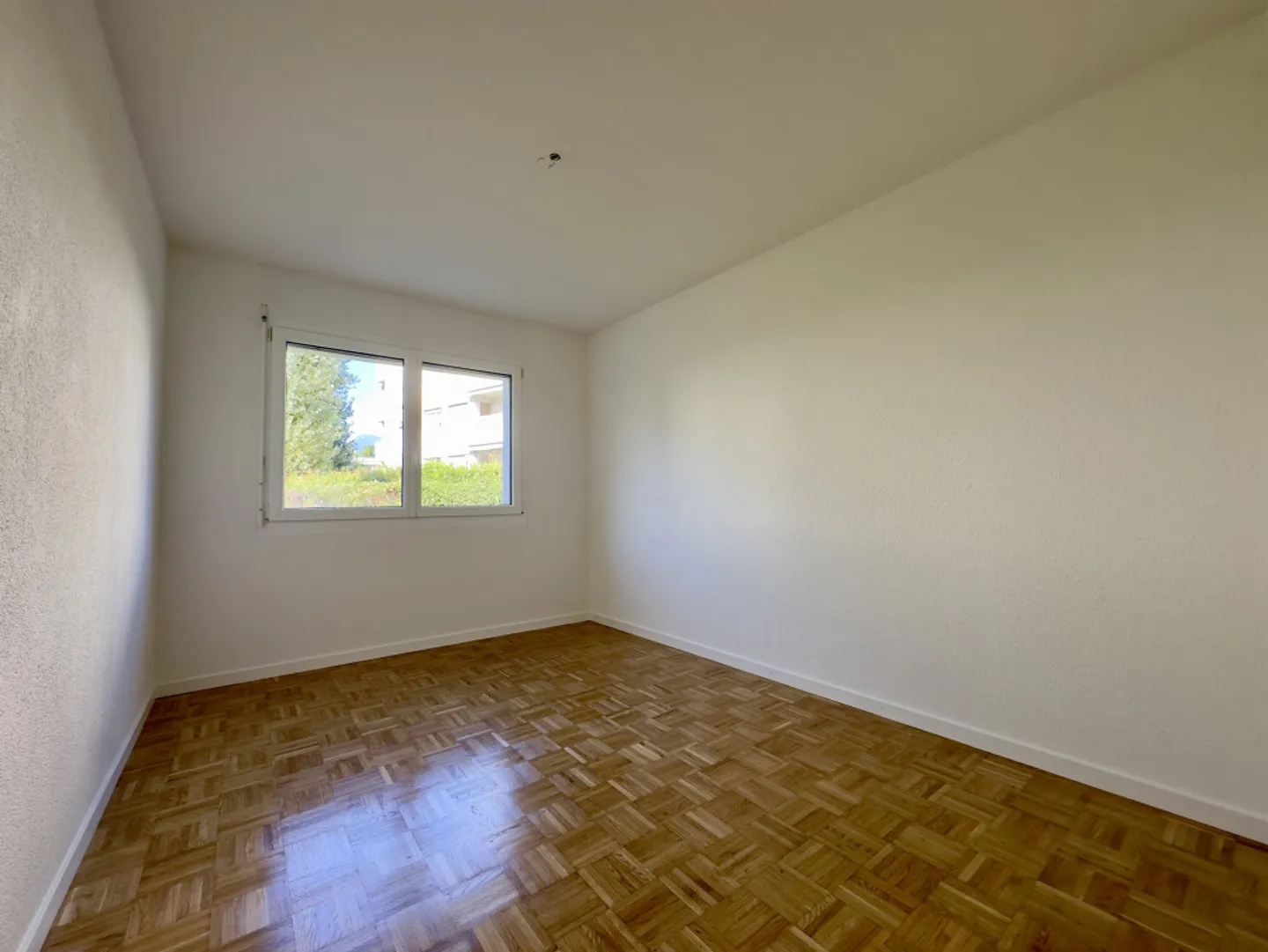 5.5 room apartment located on the ground floor - Photo 5 of 11