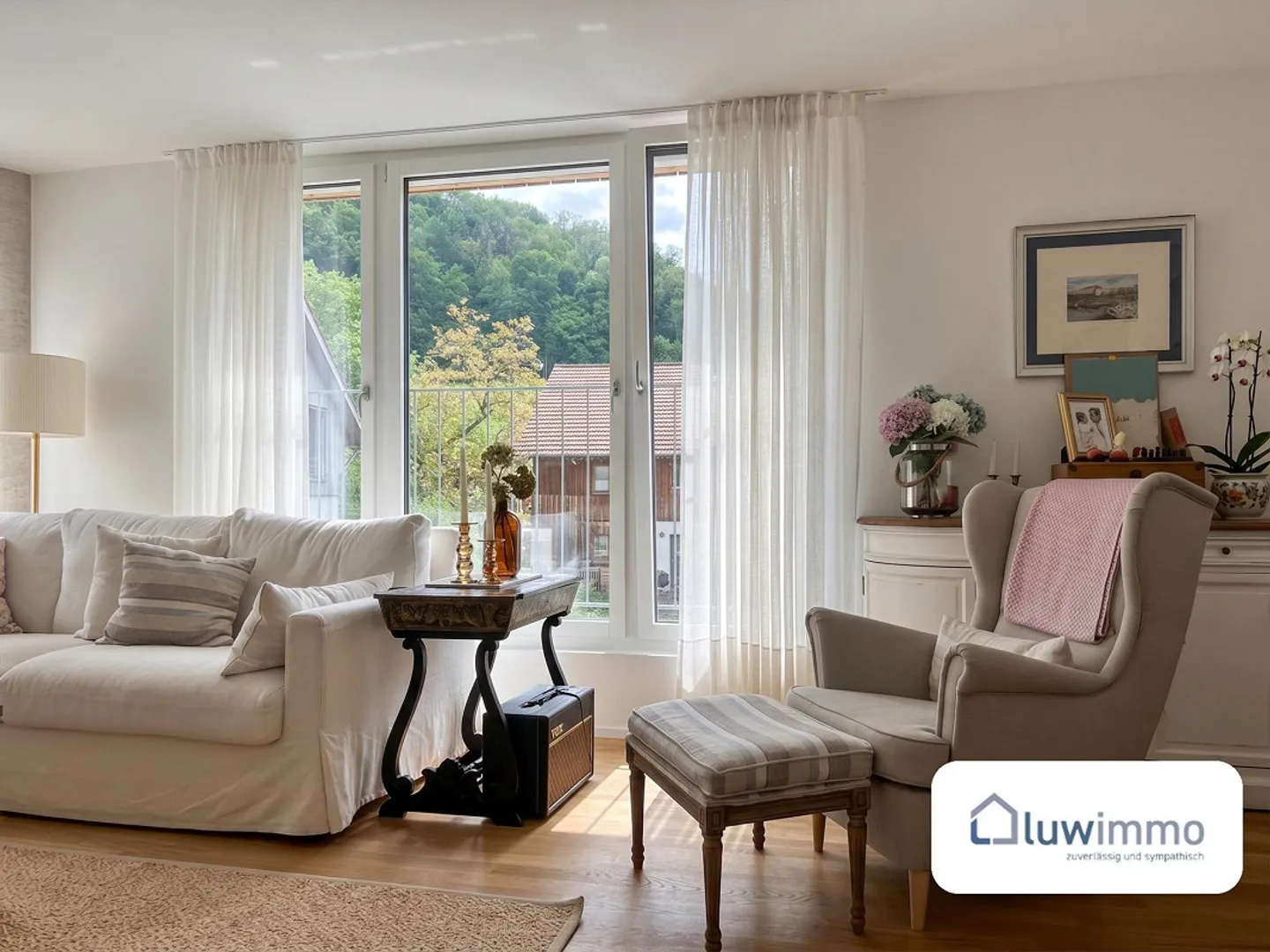 Moderna casa bifamiliare di 6,5 stanze a Flüh - Foto 13 di 19