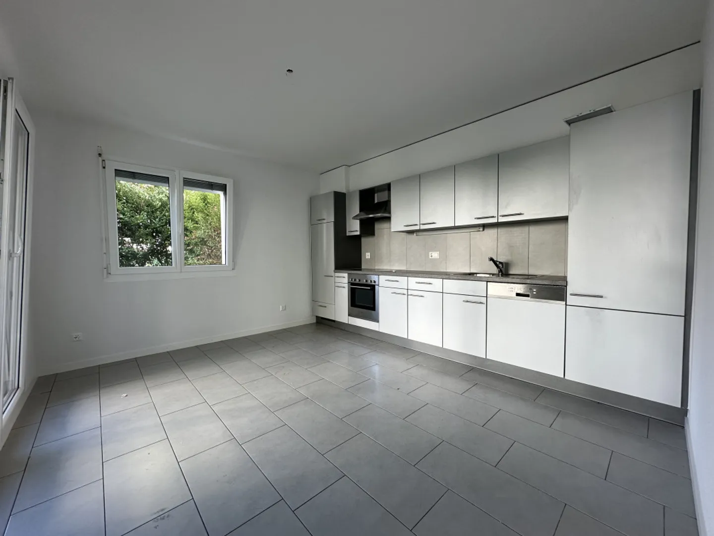 5.5 room apartment located on the ground floor - Photo 8 of 11