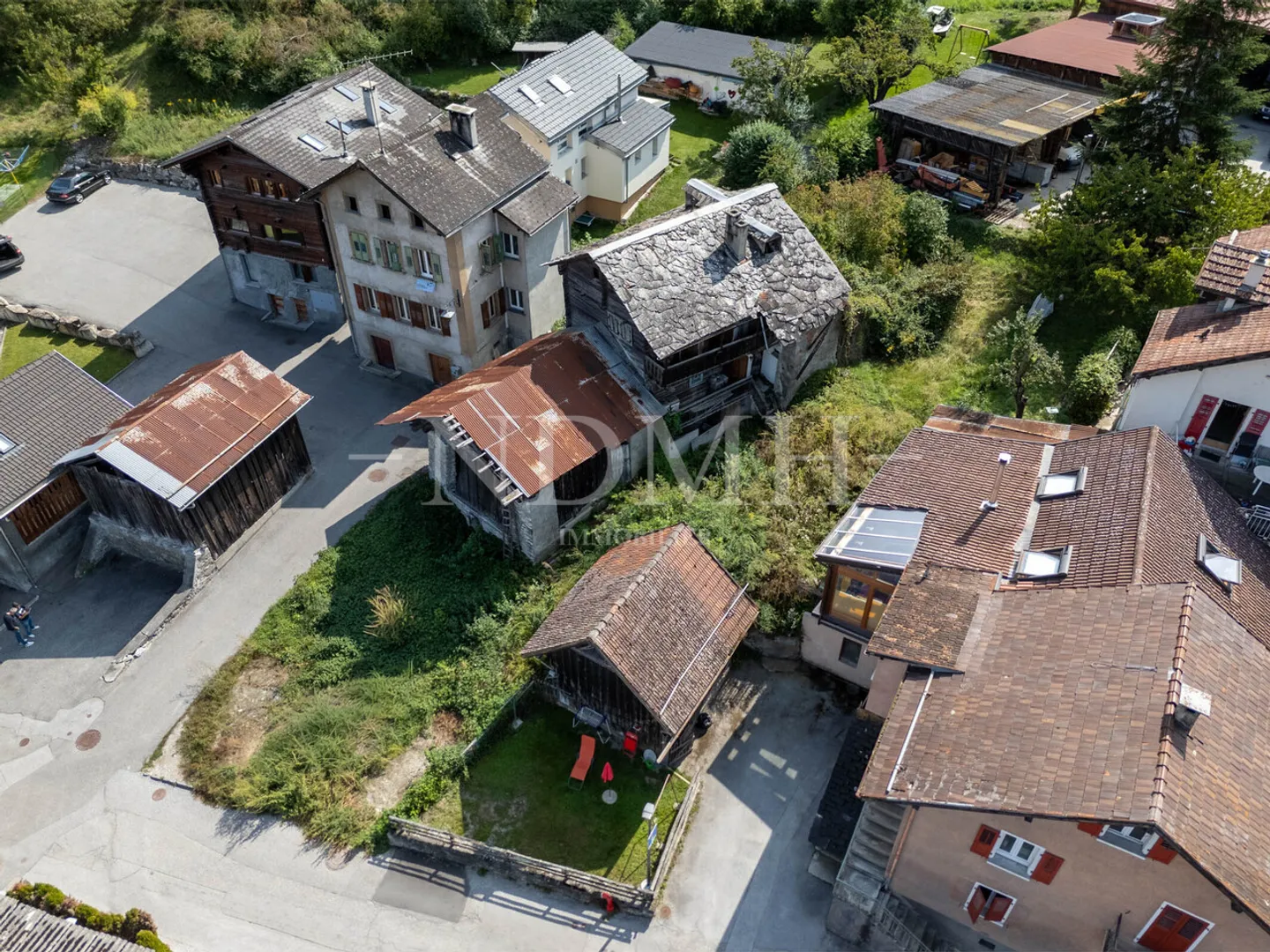 A rare opportunity in the heart of Chalais – plot of 742 m² - Photo 2 of 11