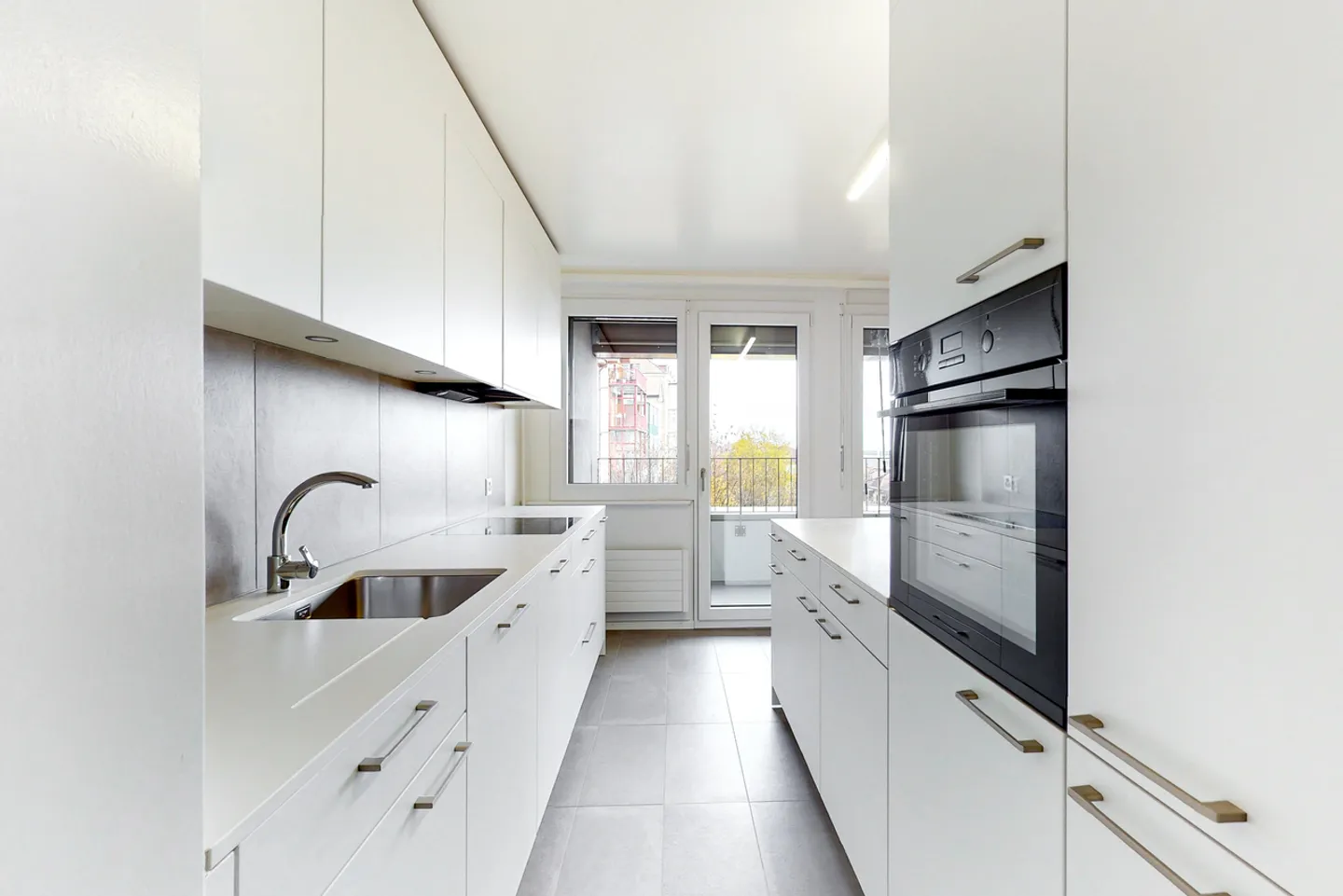 Renovated Apartment Near Station - Photo 2 of 8