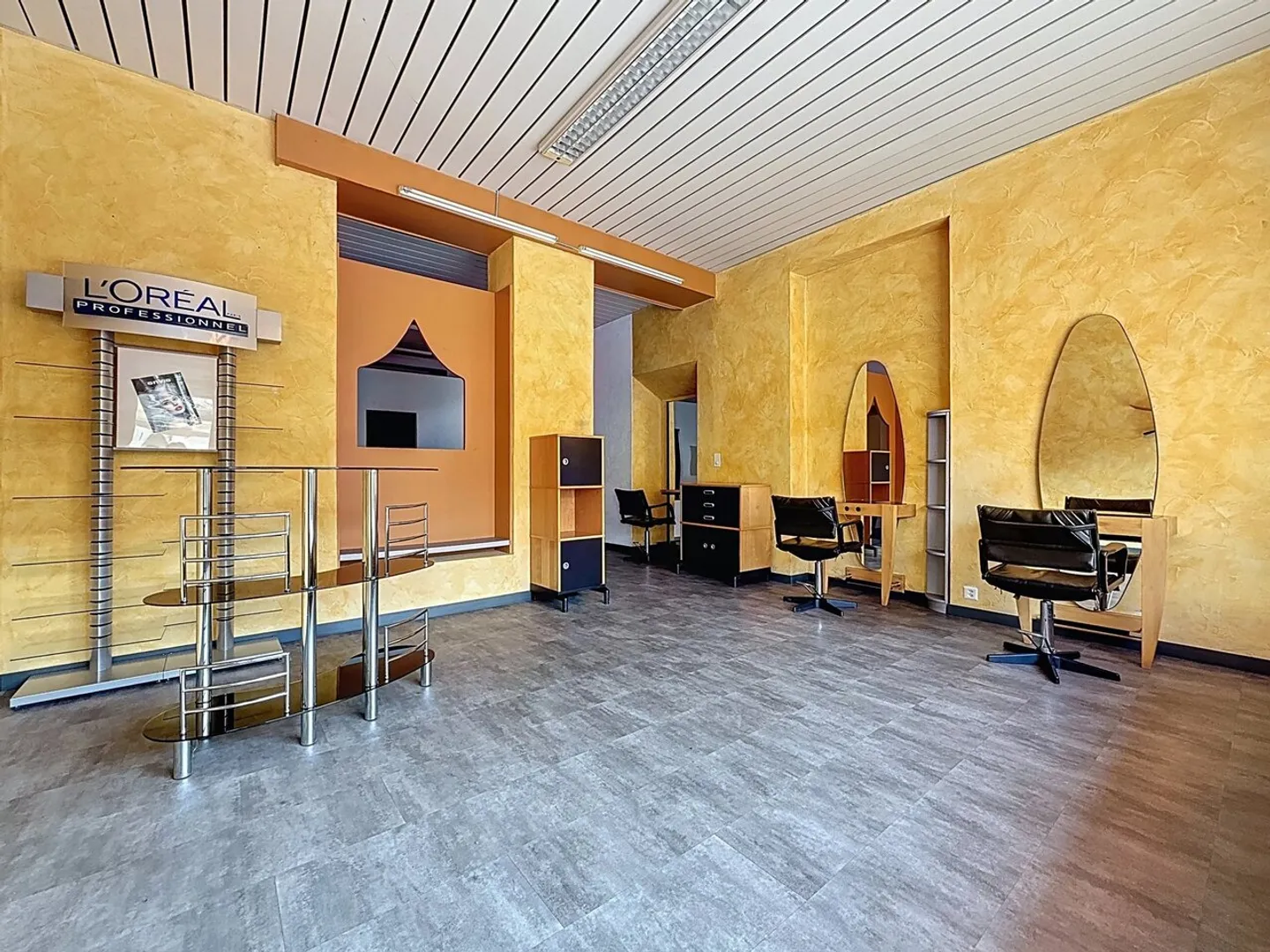 For rent commercial space at Rue Beausite 2 in Sierre - Photo 1 of 8