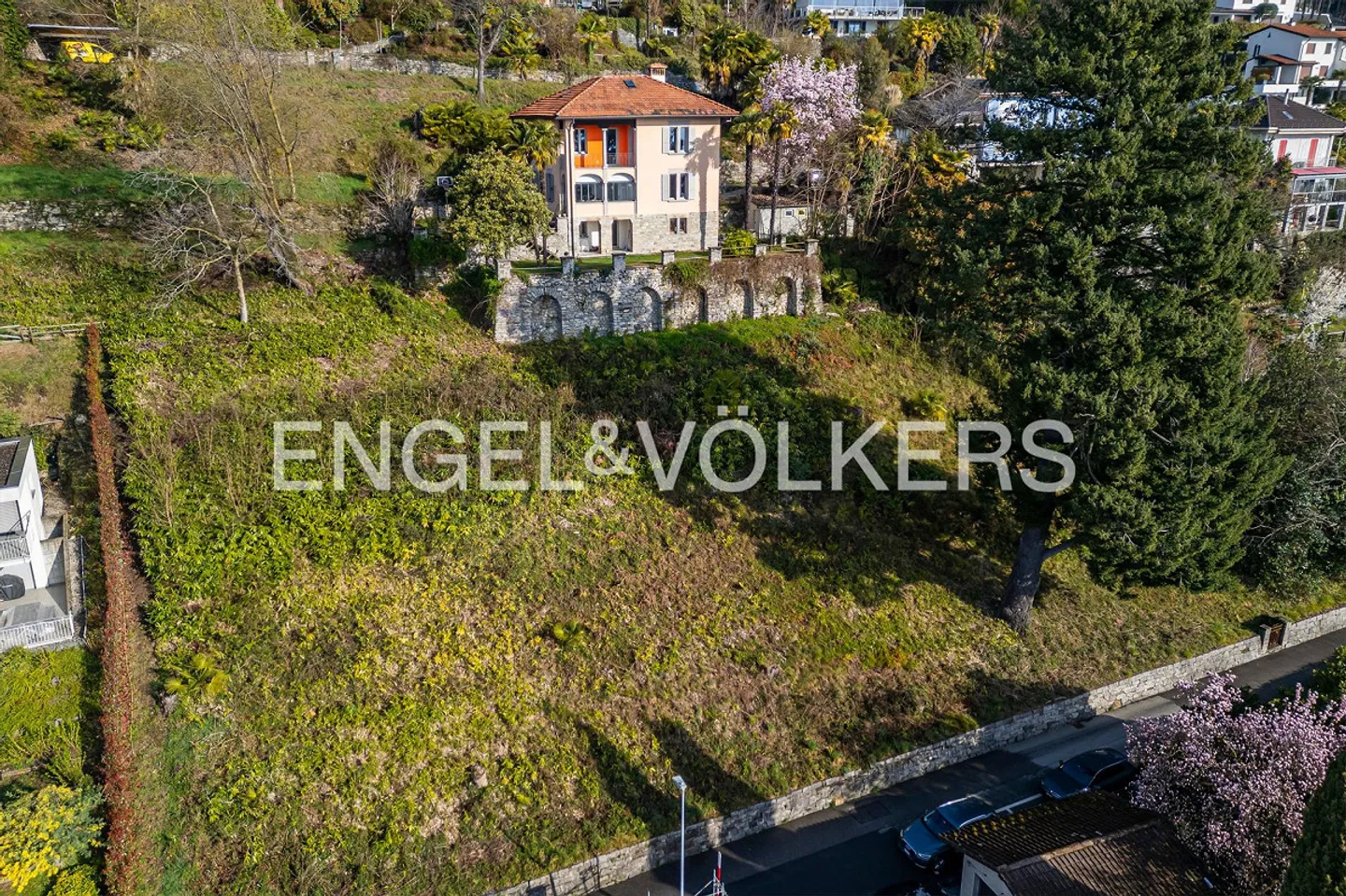 Building plot with great potential (77) - Photo 1 of 6